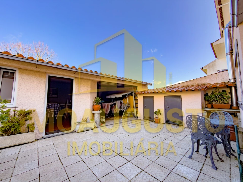 Moradia T4 para Venda em Guarda Foto 5