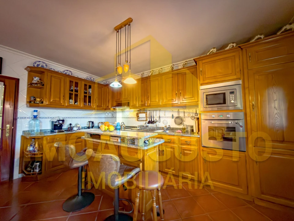 Moradia T4 para Venda em Guarda Foto 9