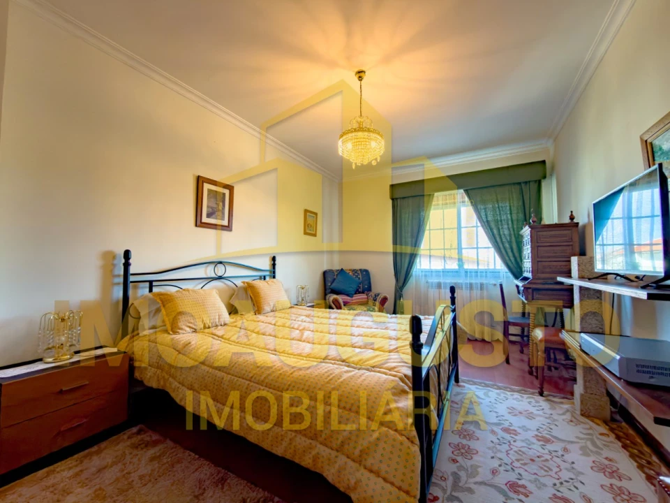 Moradia T4 para Venda em Guarda Foto 14