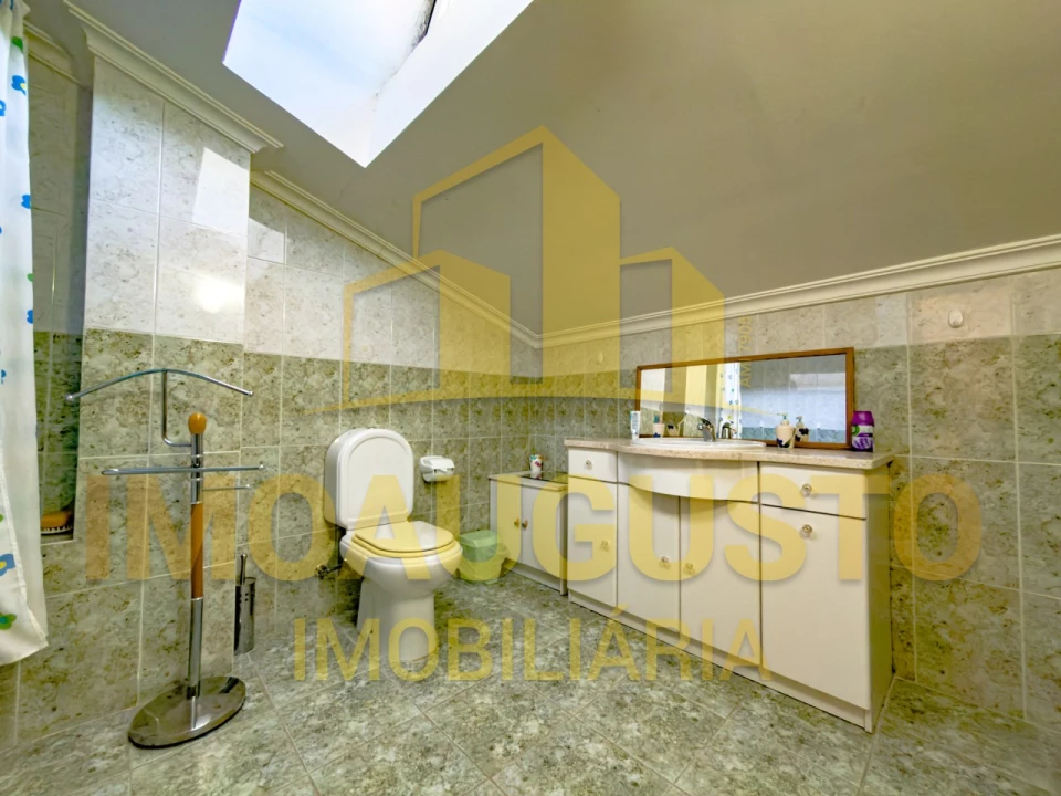 Moradia T4 para Venda em Guarda Foto 22