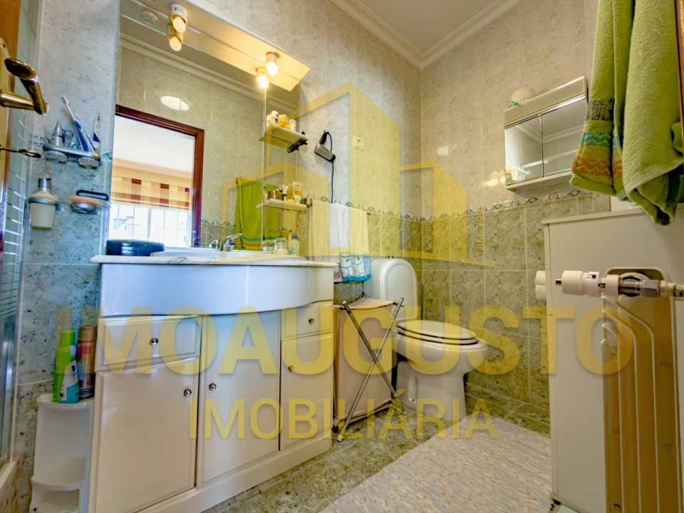 Moradia T4 para Venda em Guarda Foto 23