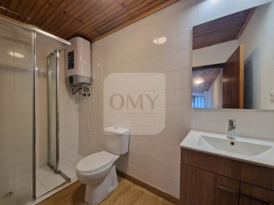 Apartamento T1 para Arrendamento em Vila Verde Foto 8