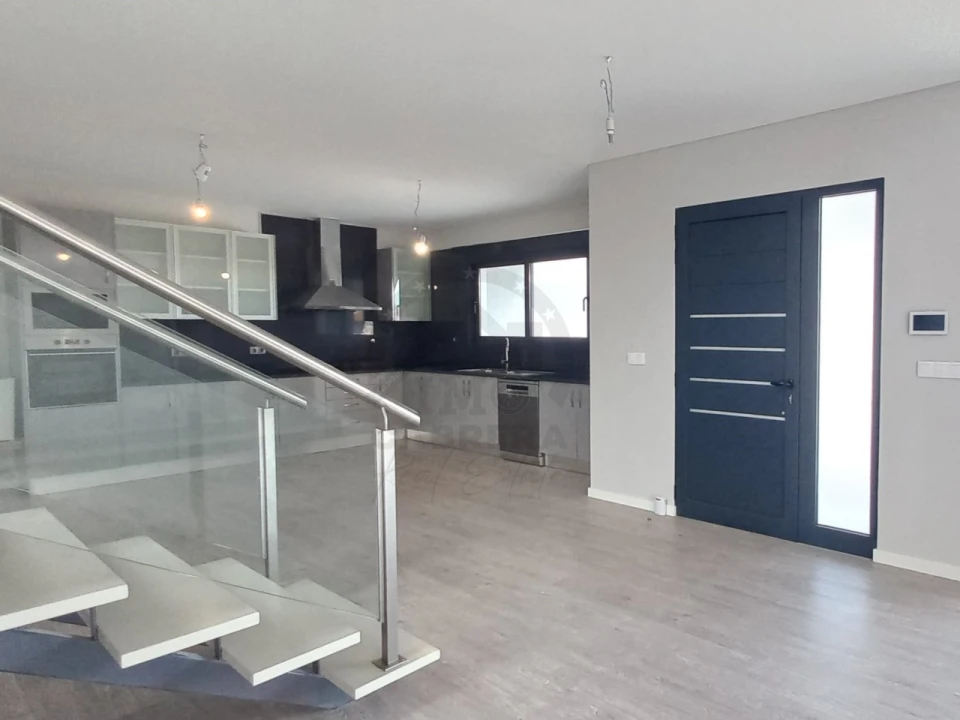 Moradia T3 para Venda em São Roque Foto 7