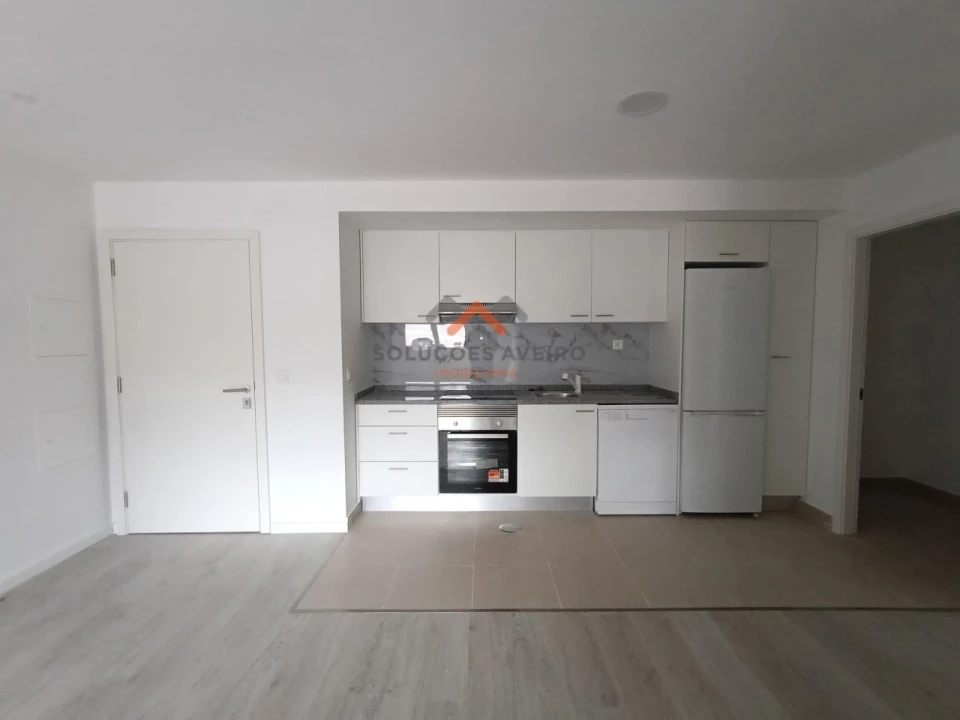 Apartamento T2 para Venda em Aradas Foto 2