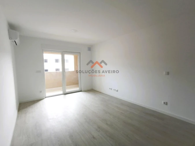 Apartamento T2 para Venda em Aradas Foto 3