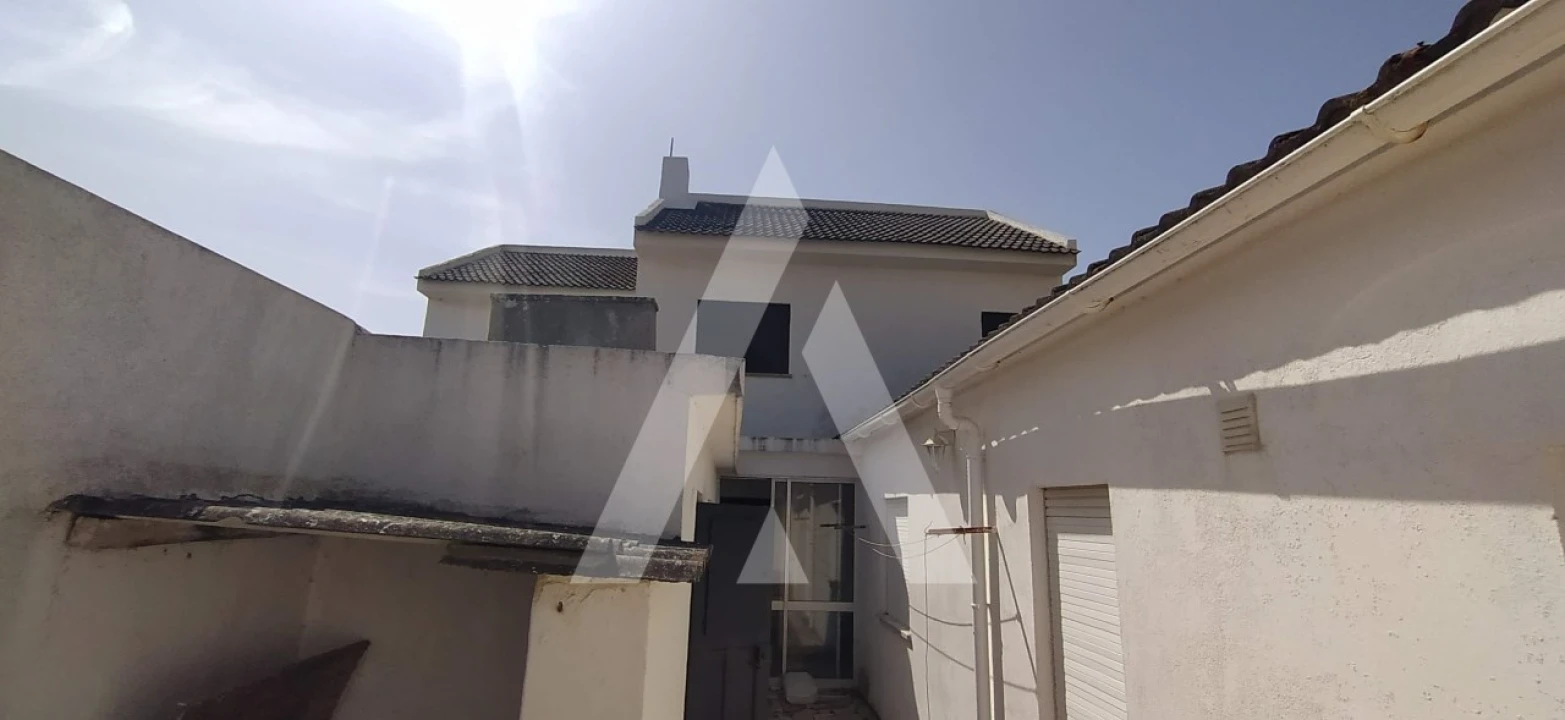 Moradia T6 para Venda em Atouguia da Baleia Foto 18