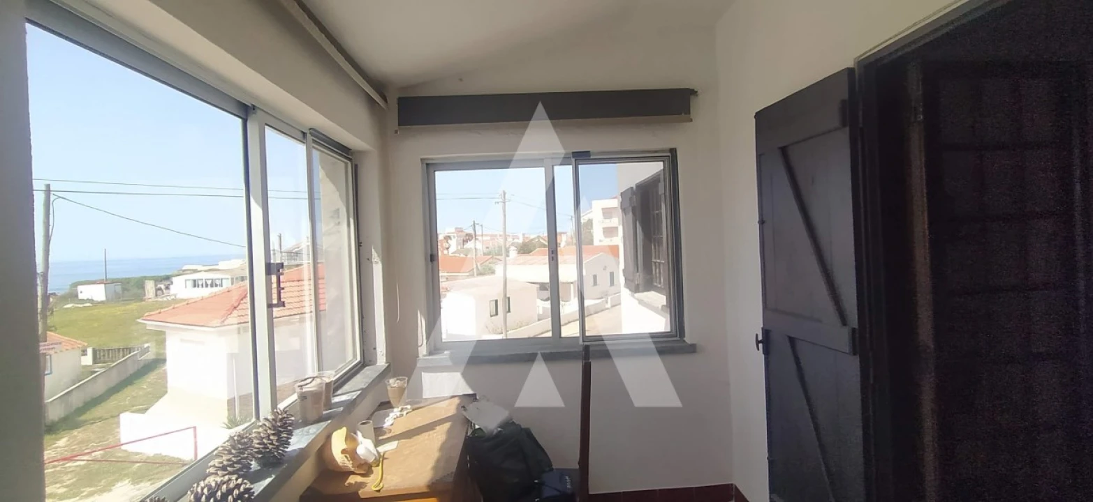 Moradia T6 para Venda em Atouguia da Baleia Foto 22