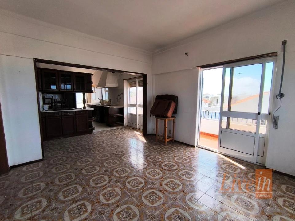 Moradia T8 para Venda em Santo Isidoro Foto 5