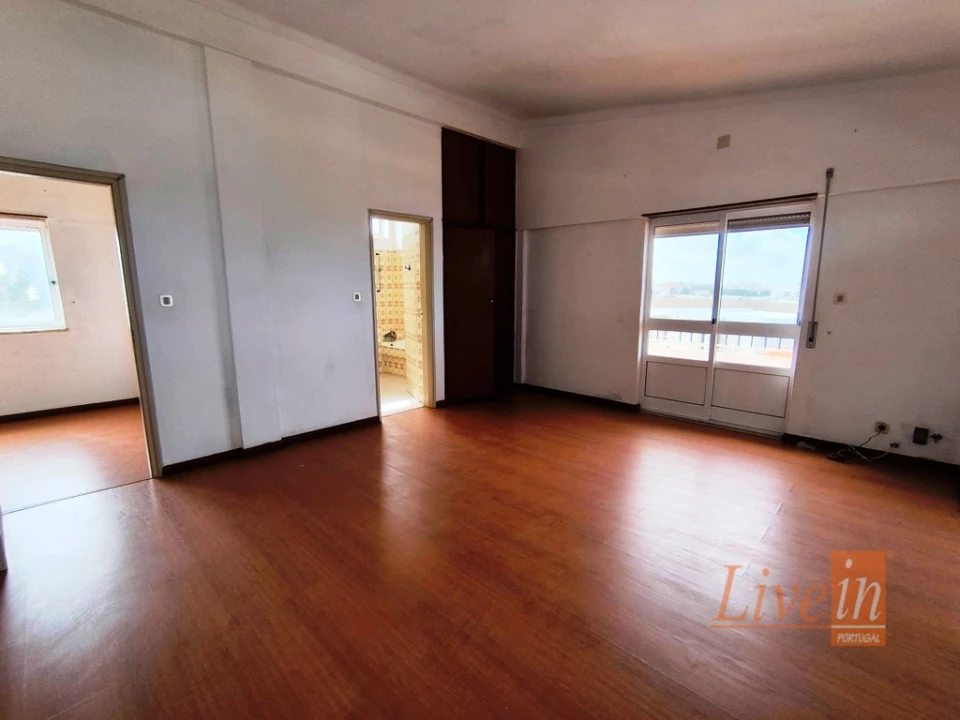 Moradia T8 para Venda em Santo Isidoro Foto 23