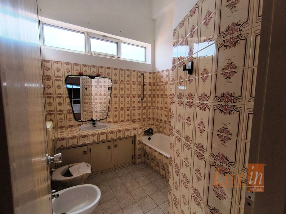 Moradia T8 para Venda em Santo Isidoro Foto 24