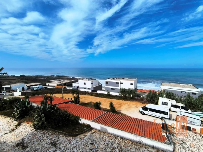 Moradia T8 para Venda em Santo Isidoro Foto 32