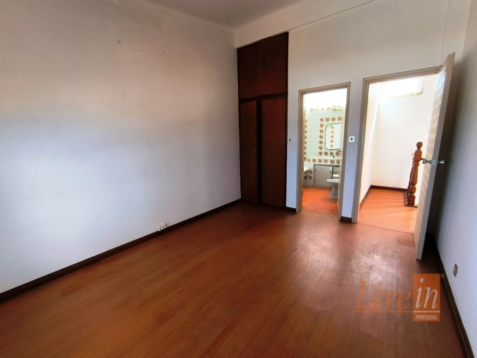 Moradia T8 para Venda em Santo Isidoro Foto 37