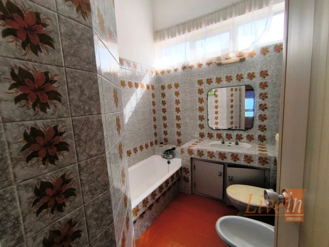 Moradia T8 para Venda em Santo Isidoro Foto 38