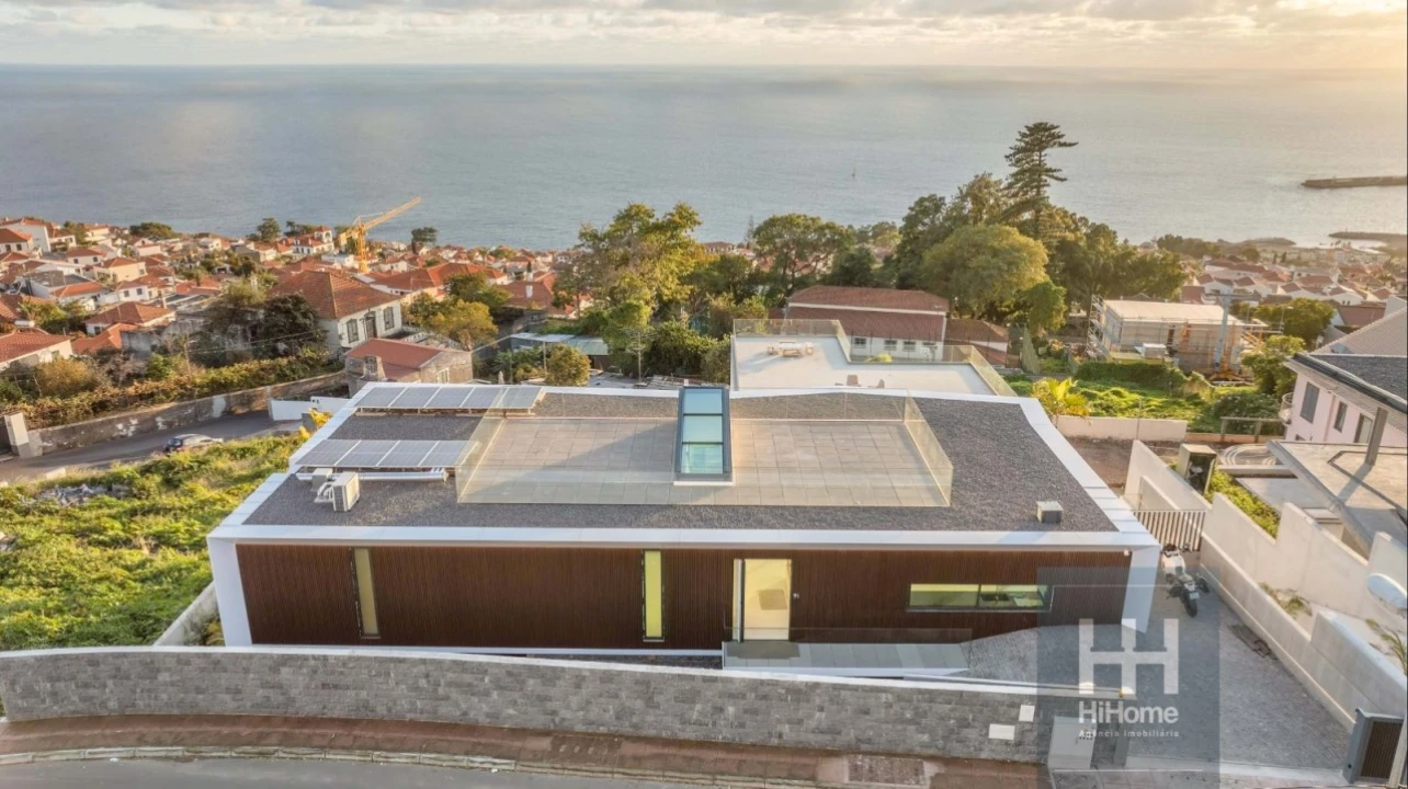 Moradia T4 para Venda em Funchal (Santa Maria Maior) Foto 10