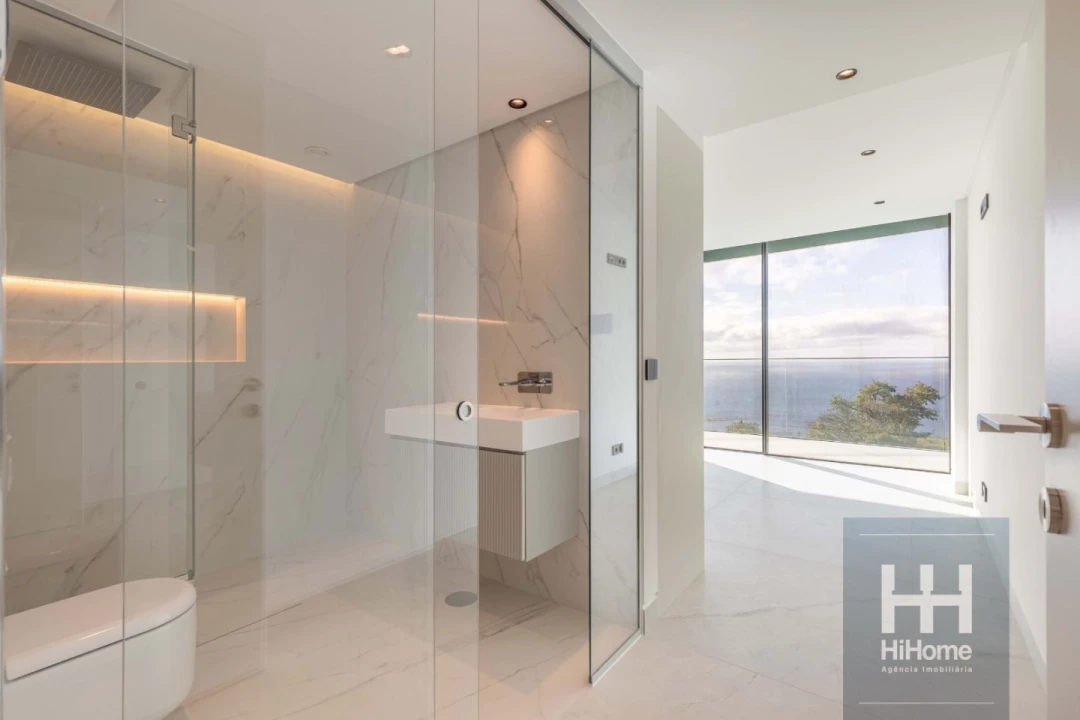 Moradia T4 para Venda em Funchal (Santa Maria Maior) Foto 30