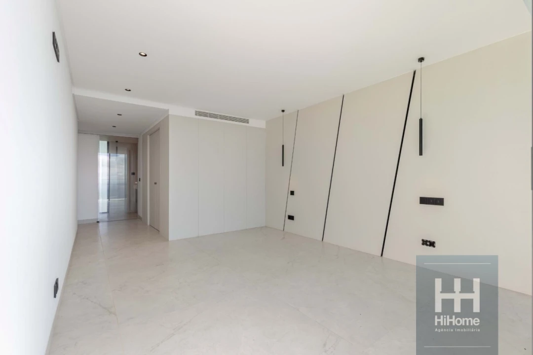 Moradia T4 para Venda em Funchal (Santa Maria Maior) Foto 38