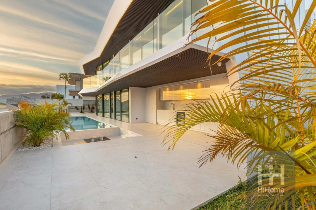 Moradia T4 para Venda em Funchal (Santa Maria Maior) Foto 47