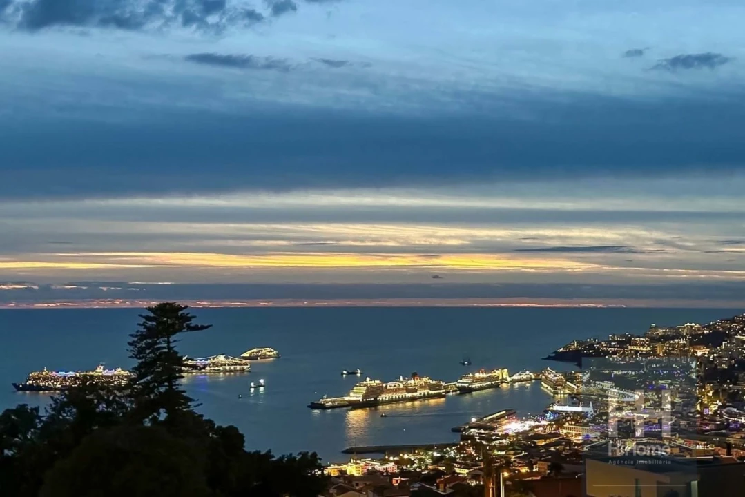 Moradia T4 para Venda em Funchal (Santa Maria Maior) Foto 59