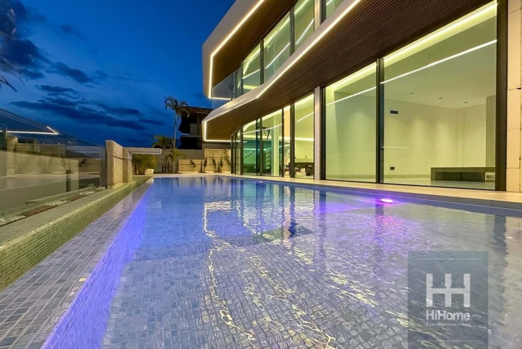 Moradia T4 para Venda em Funchal (Santa Maria Maior) Foto 2