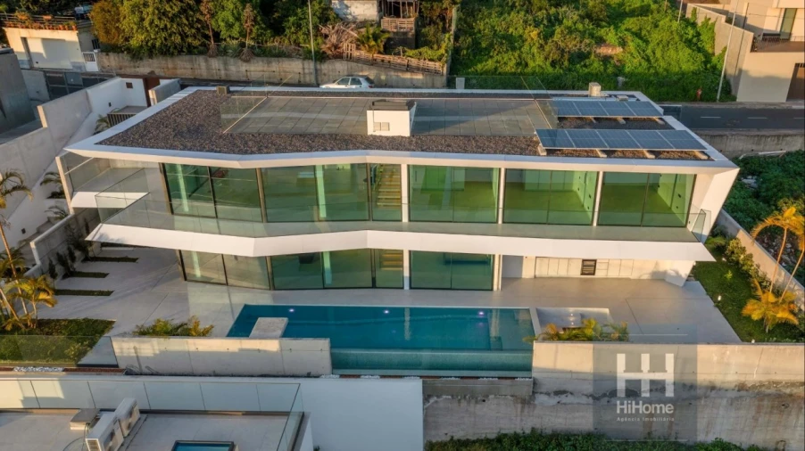 Moradia T4 para Venda em Funchal (Santa Maria Maior) Foto 7