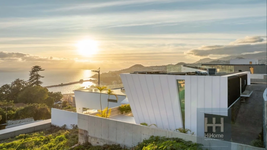 Moradia T4 para Venda em Funchal (Santa Maria Maior) Foto 9