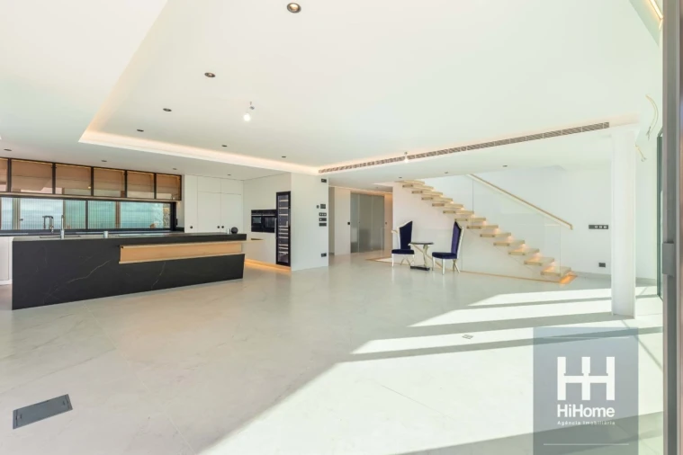 Moradia T4 para Venda em Funchal (Santa Maria Maior) Foto 14