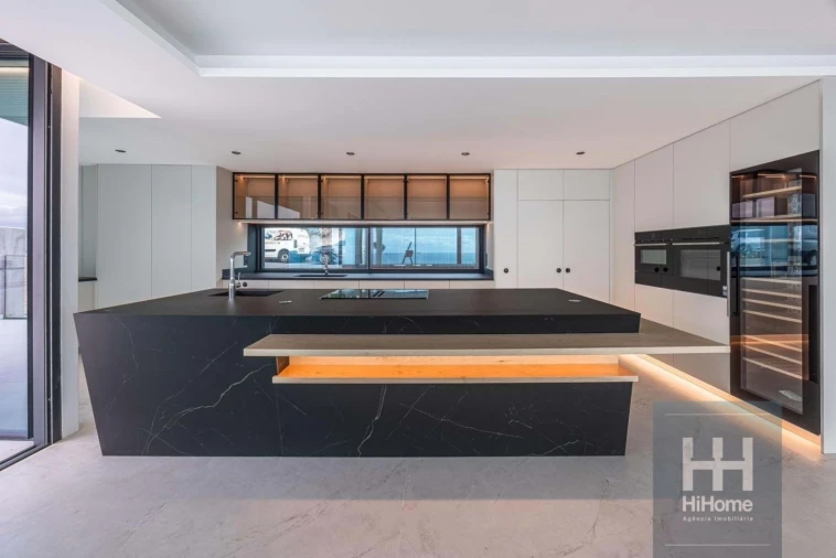 Moradia T4 para Venda em Funchal (Santa Maria Maior) Foto 17