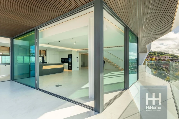 Moradia T4 para Venda em Funchal (Santa Maria Maior) Foto 21