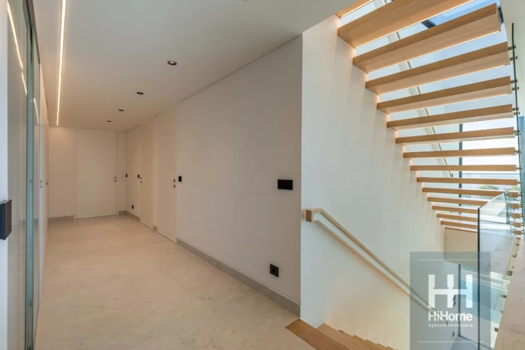 Moradia T4 para Venda em Funchal (Santa Maria Maior) Foto 24