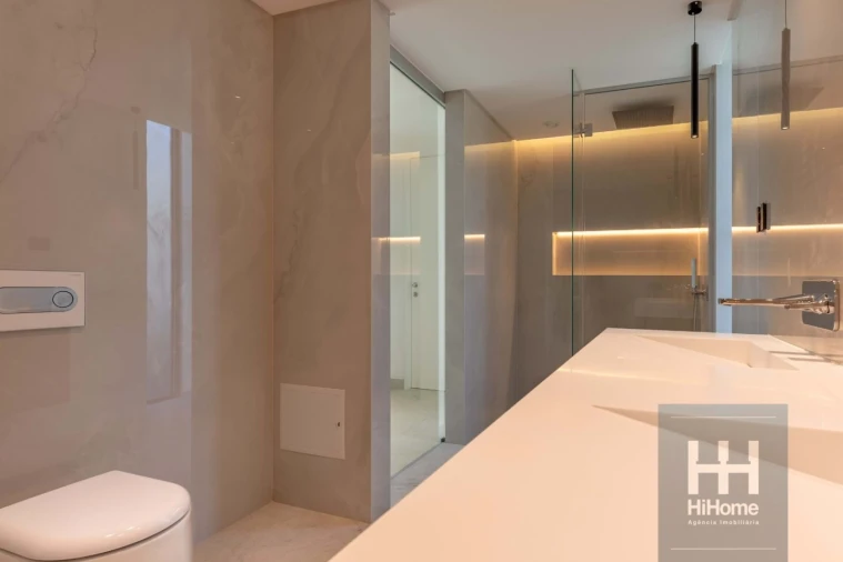 Moradia T4 para Venda em Funchal (Santa Maria Maior) Foto 36