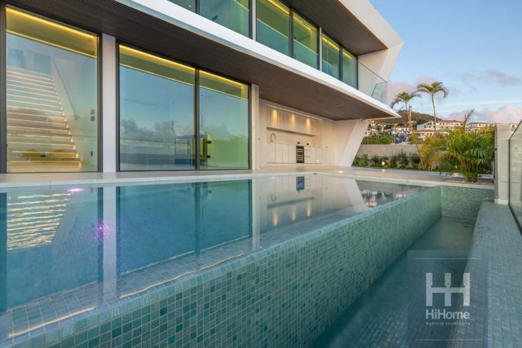 Moradia T4 para Venda em Funchal (Santa Maria Maior) Foto 49