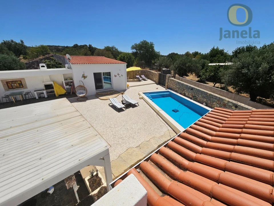 Moradia T3 para Venda em Santa Barbara de Nexe Foto 2