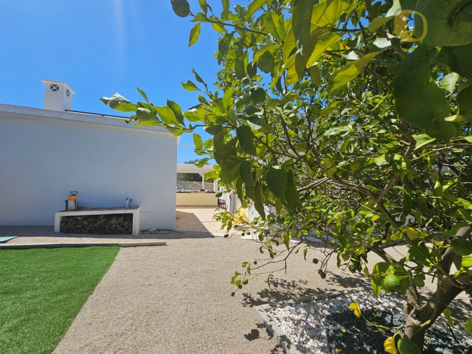 Moradia T3 para Venda em Santa Barbara de Nexe Foto 8