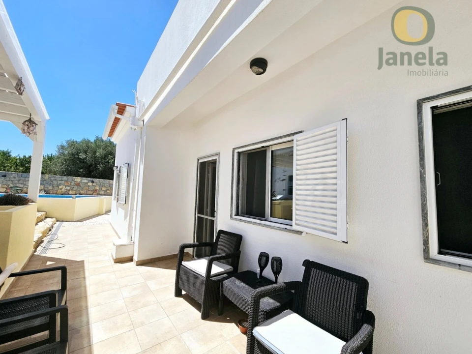 Moradia T3 para Venda em Santa Barbara de Nexe Foto 10