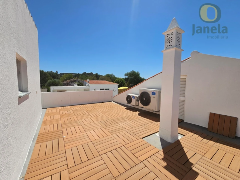 Moradia T3 para Venda em Santa Barbara de Nexe Foto 18