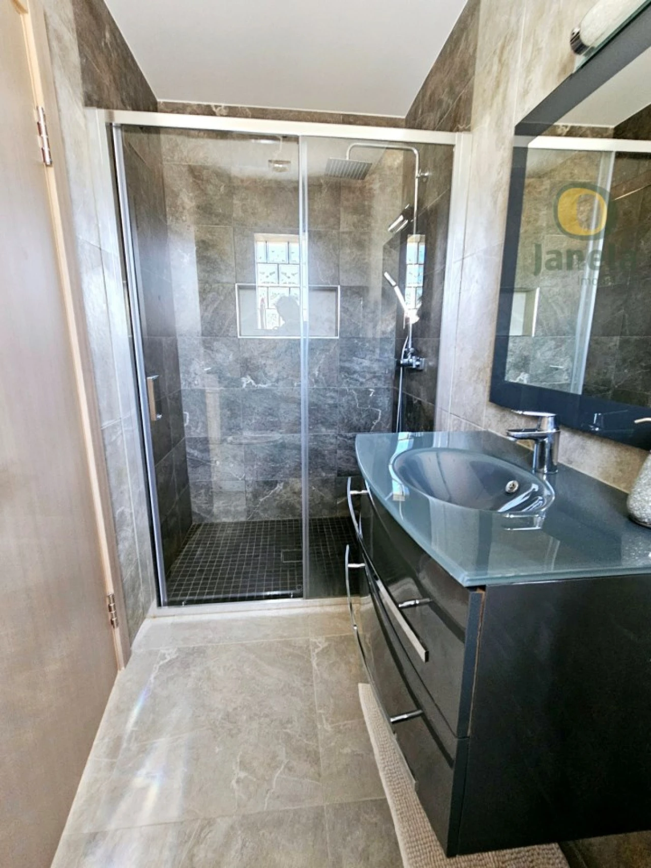 Moradia T3 para Venda em Santa Barbara de Nexe Foto 32