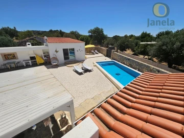 Moradia T3 para Venda em Santa Barbara de Nexe
