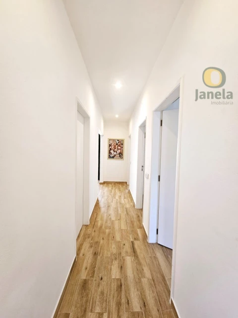 Moradia T3 para Venda em Santa Barbara de Nexe