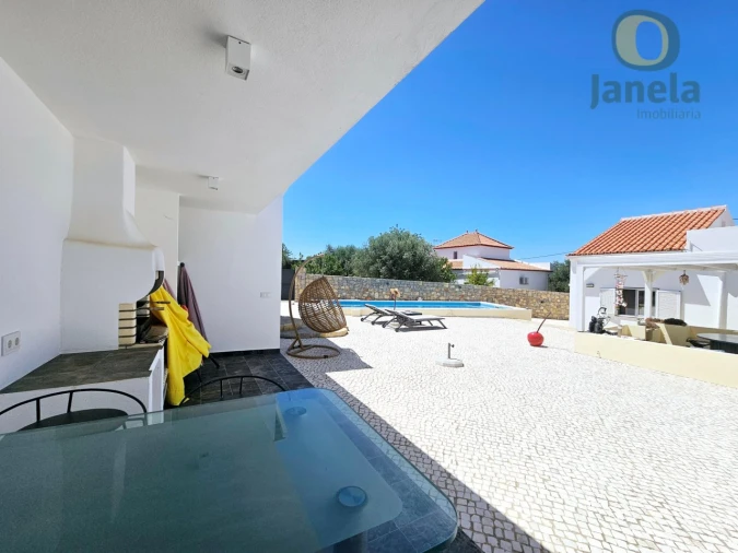 Moradia T3 para Venda em Santa Barbara de Nexe Foto 7