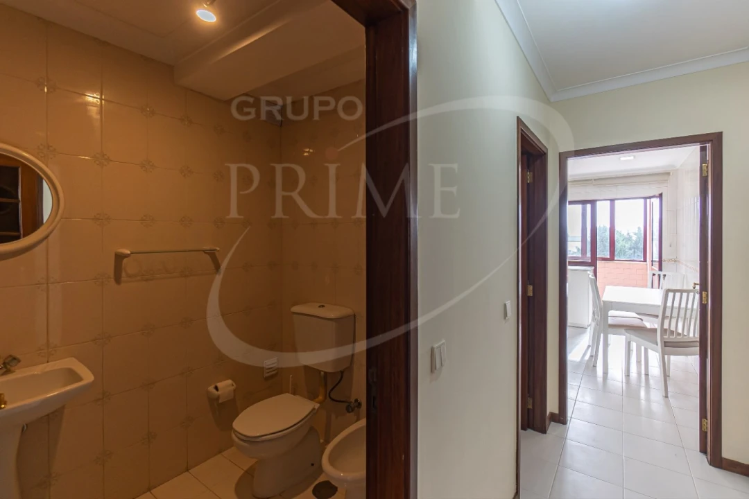 Apartamento T2 para Arrendamento em Aldoar, Foz do Douro e Nevogilde Foto 9