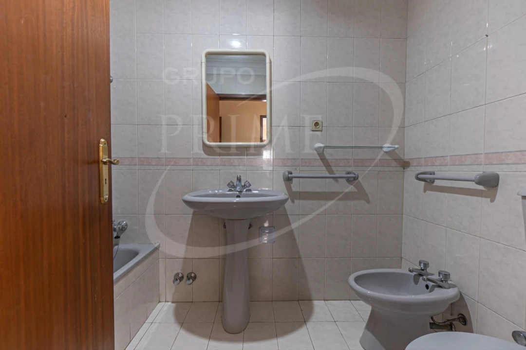 Apartamento T2 para Arrendamento em Aldoar, Foz do Douro e Nevogilde Foto 21