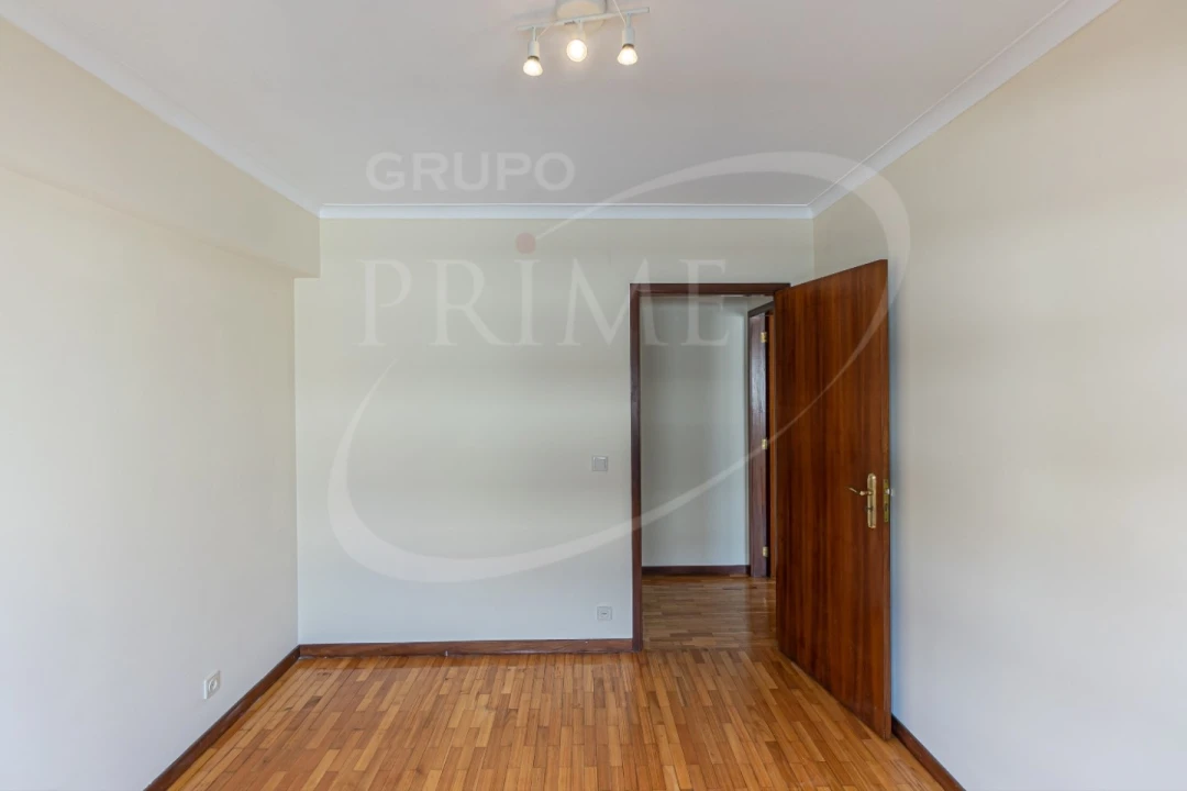 Apartamento T2 para Arrendamento em Aldoar, Foz do Douro e Nevogilde Foto 23