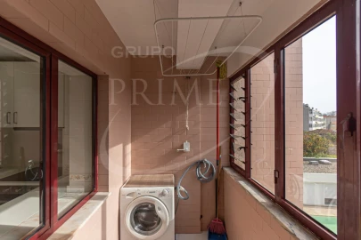 Apartamento T2 para Arrendamento em Aldoar, Foz do Douro e Nevogilde