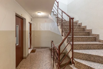 Apartamento T2 para Arrendamento em Aldoar, Foz do Douro e Nevogilde
