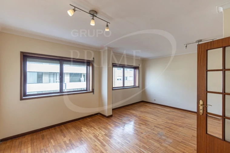 Apartamento T2 para Arrendamento em Aldoar, Foz do Douro e Nevogilde Foto 12