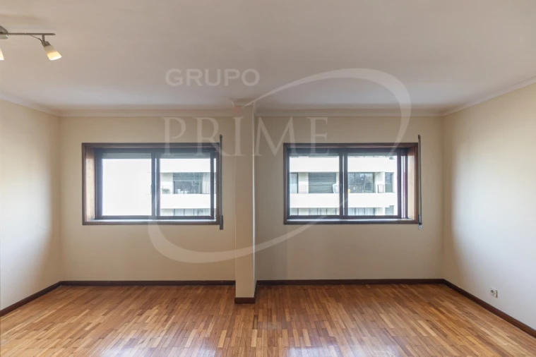 Apartamento T2 para Arrendamento em Aldoar, Foz do Douro e Nevogilde Foto 17