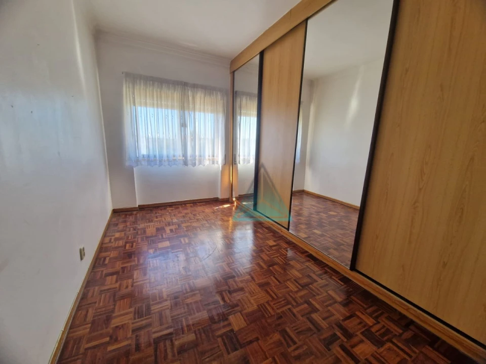 Apartamento T3 para Arrendamento em Amora Foto 5