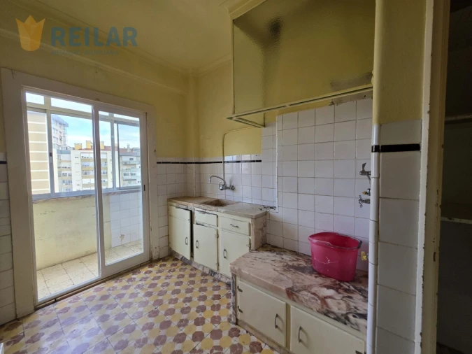 Apartamento T2 para Venda em Benfica Foto 6