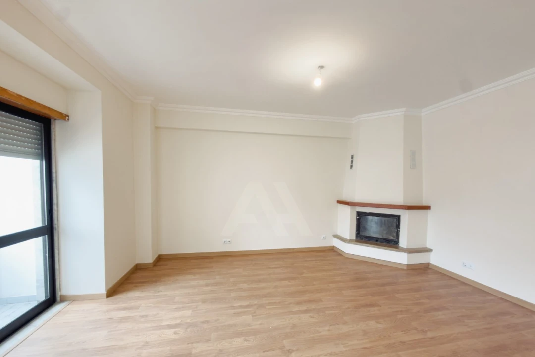 Apartamento T3 para Venda em Rio de Mouro Foto 4