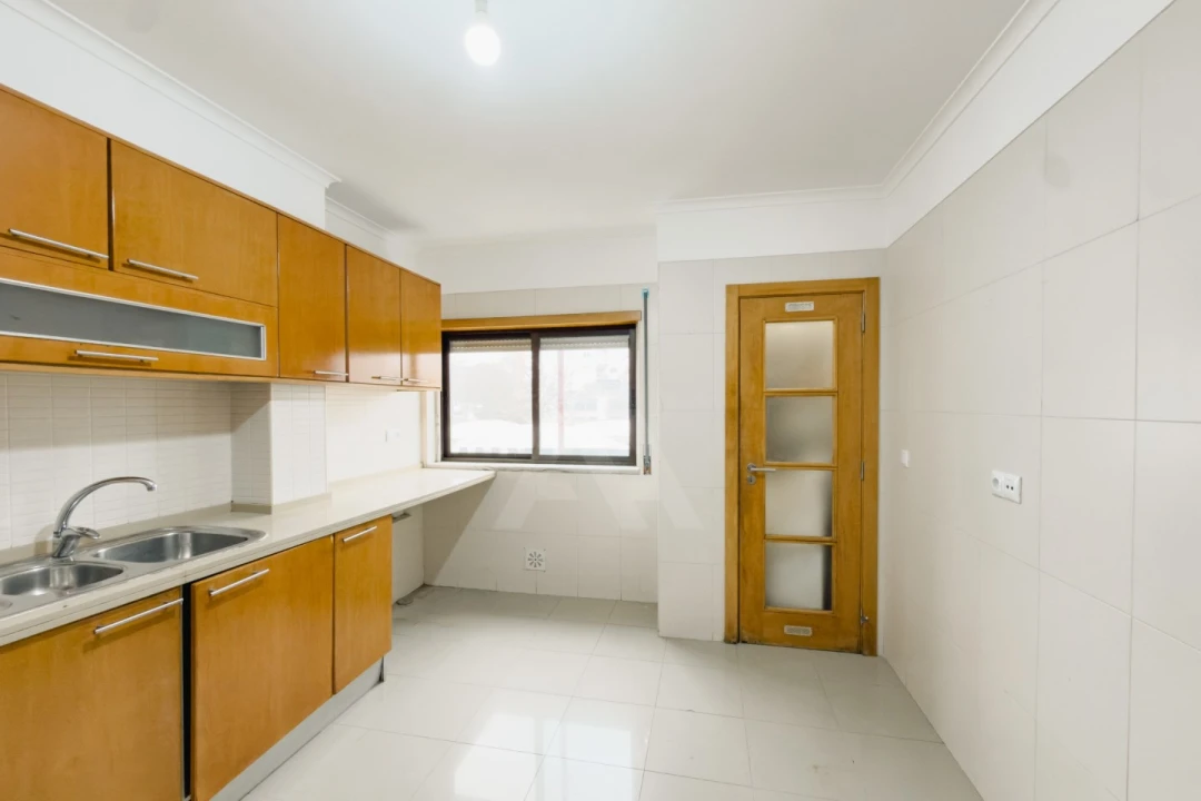 Apartamento T3 para Venda em Rio de Mouro Foto 9